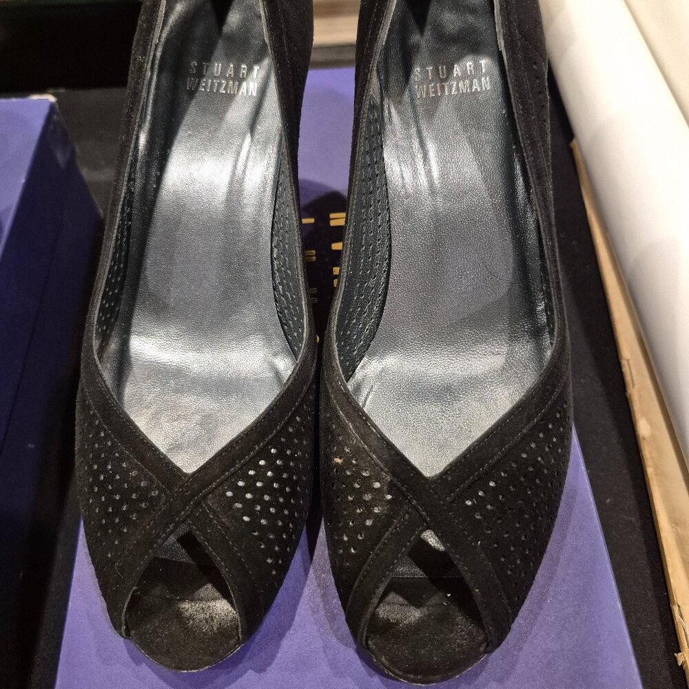 Stuart Weitzman NUINVITED Black Suede 2 inch heel Size 7